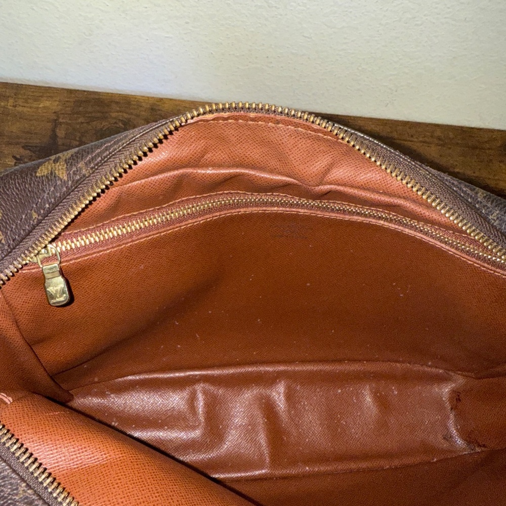 Louis Vuitton Crossbody Trocadero 30 - Picture 14 of 16